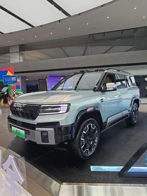 重庆322比亚迪方程豹硬派越野的爆款，英菲尼迪35周年与你共成长